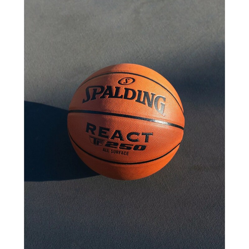 Spalding React TF-250 basketbola bumba, 7