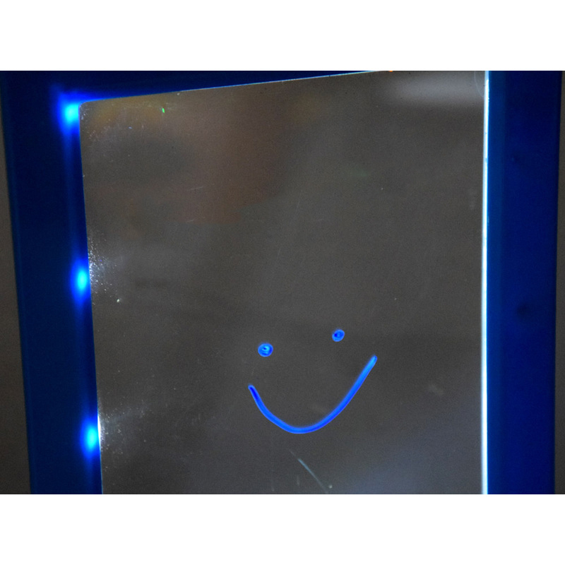 Izgaismota tāfele ar 3D brillēm, zila