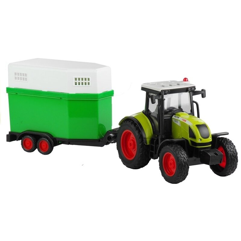 Traktors ar piekabi dzīvnieku pārvadāšanai