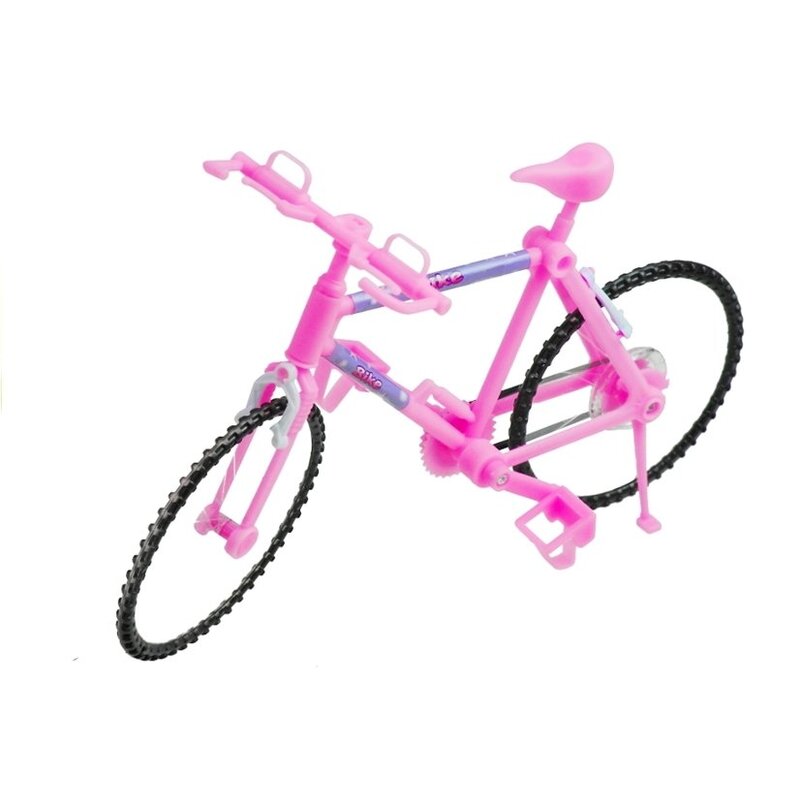 Rozā kempings ar leļļu velosipēdu